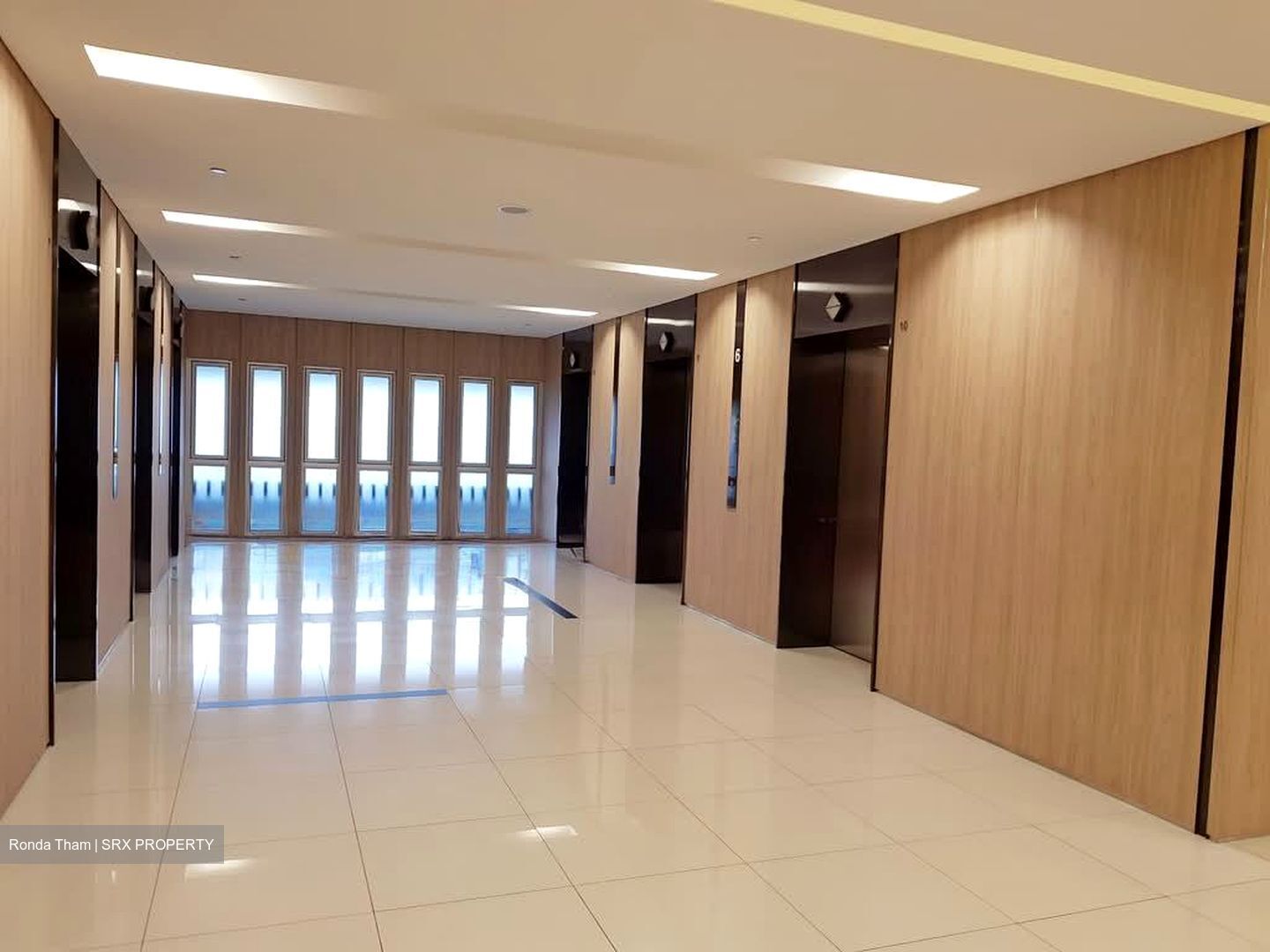 111 Somerset (D9), Retail #567461591